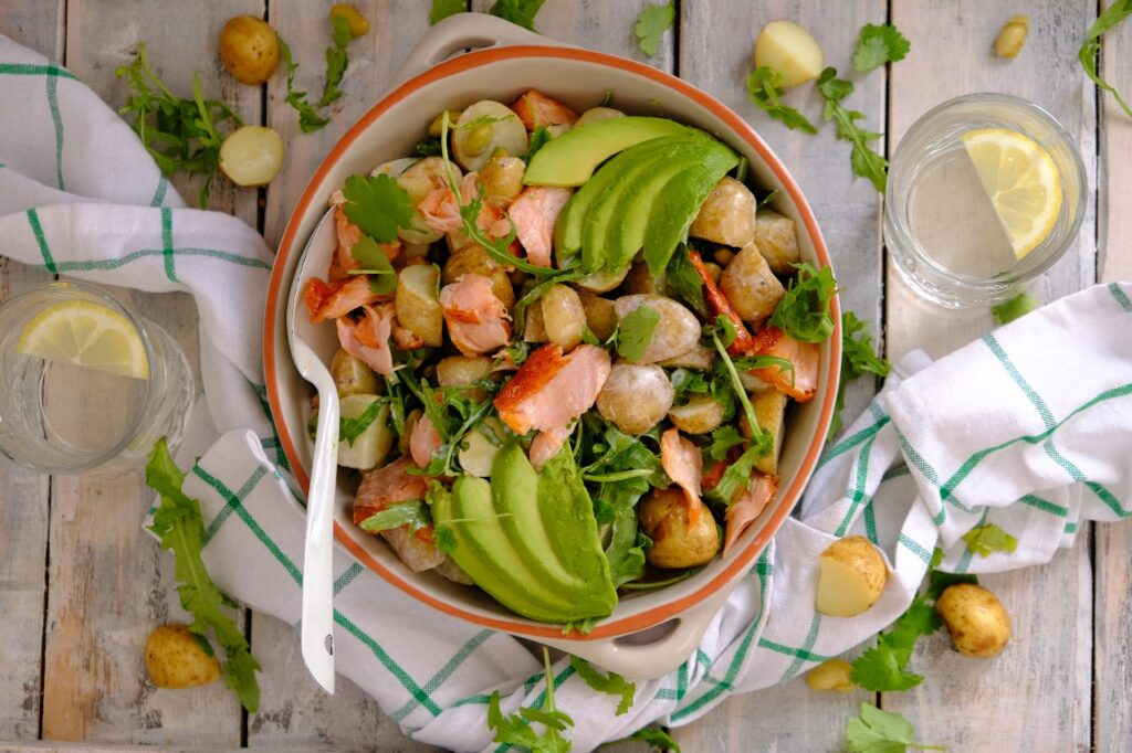 Aziatische krieltjessalade met zalm