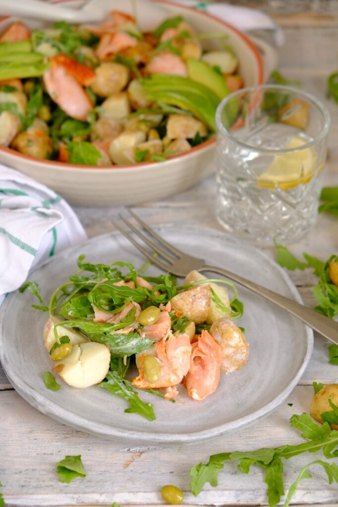 Aziatische krieltjessalade met zalm