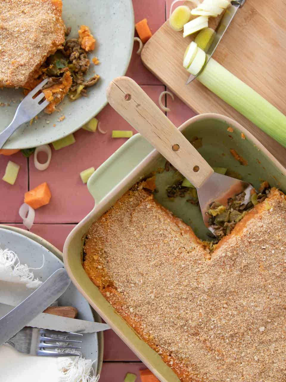 Prei schotel met zoete aardappel puree