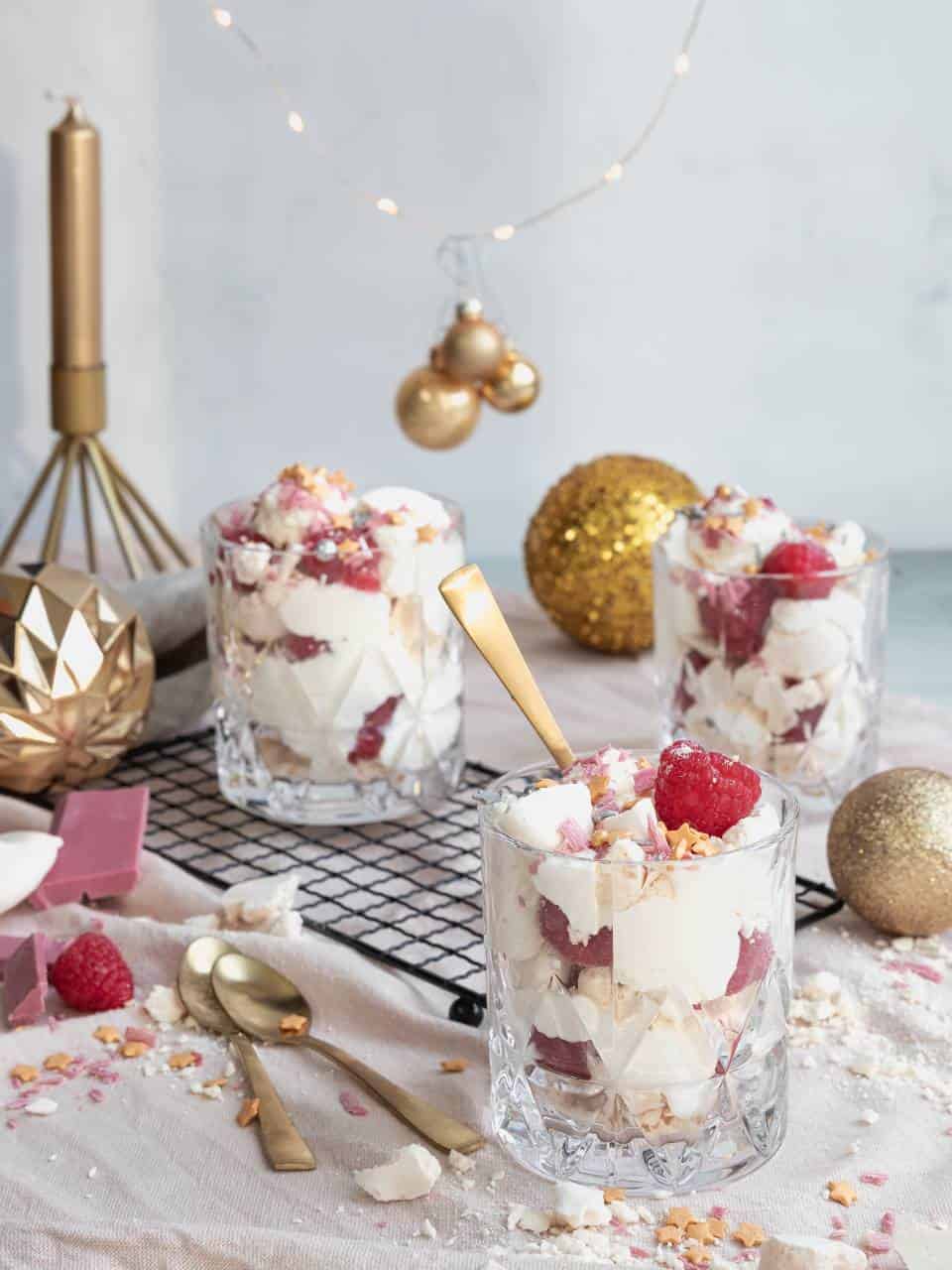 Eton Mess met frambozen, kerst dessert, zalig toetje voor Kerst. 