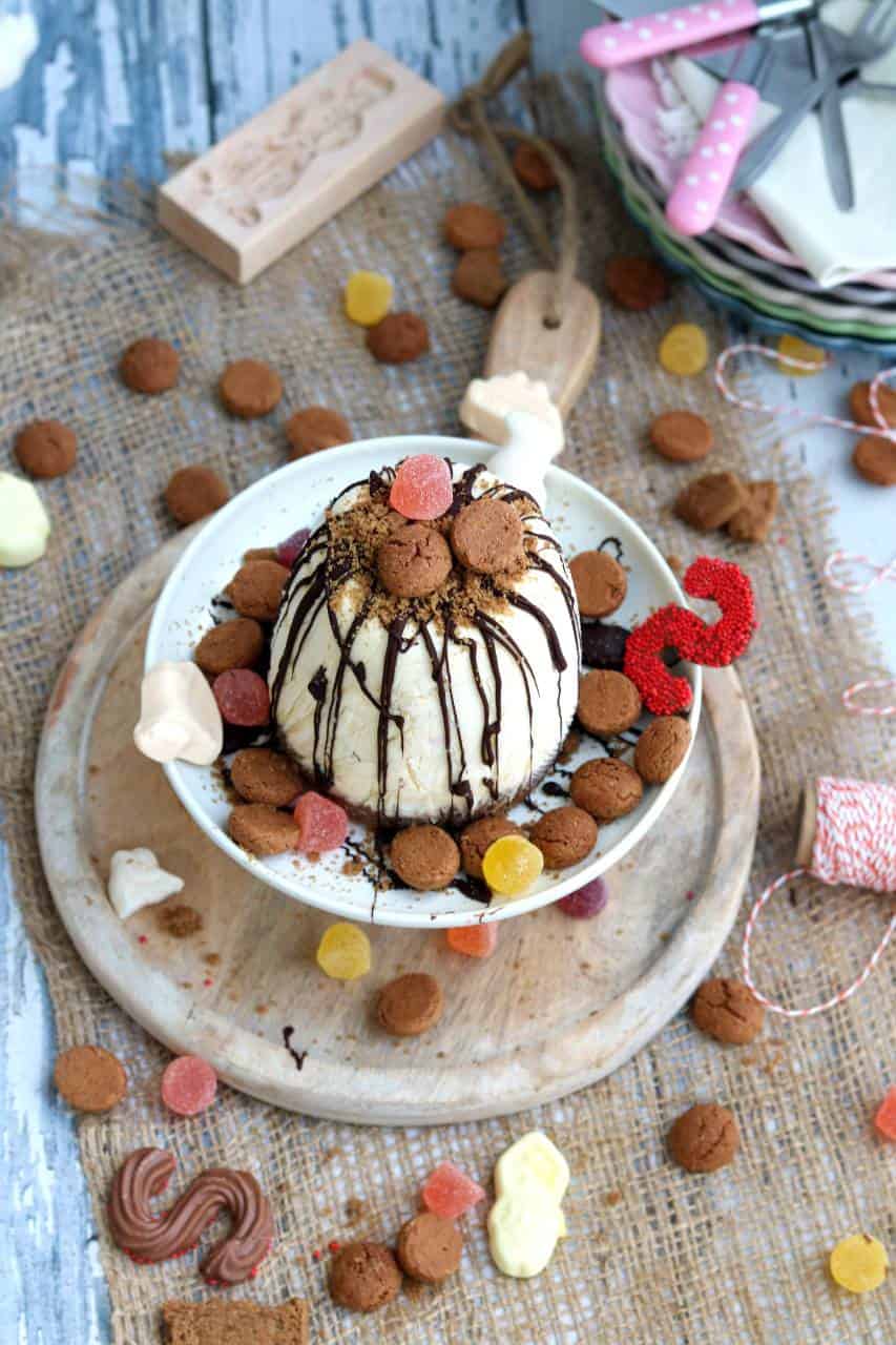 Sinterklaas ijstaart met speculaas