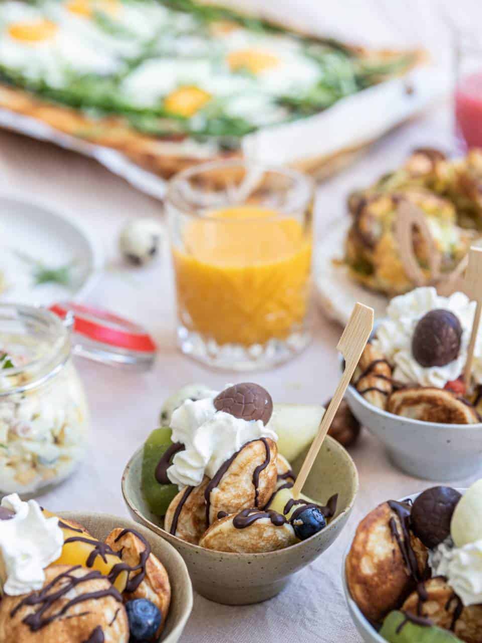 Zoet brunch recept voor Pasen: poffertjes fruit salade