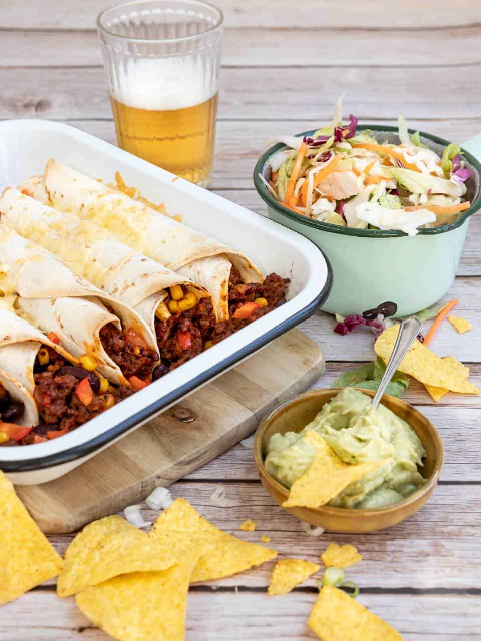 Wraps met gehakt en bonen. Een lekkere en makkelijke Mexicaanse maaltijd zonder pakjes en zakjes.
