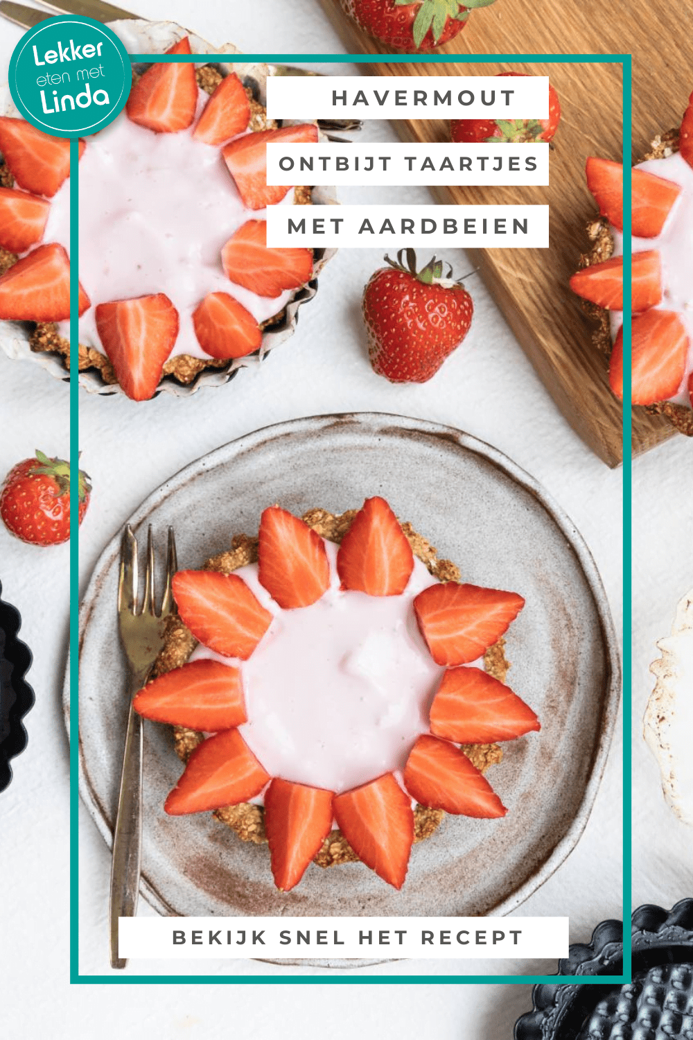 Havermout taartjes voor het ontbijt met aardbeien