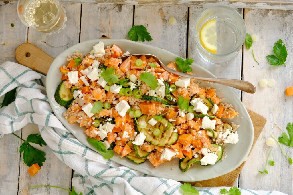 Zoete aardappelsalade met feta