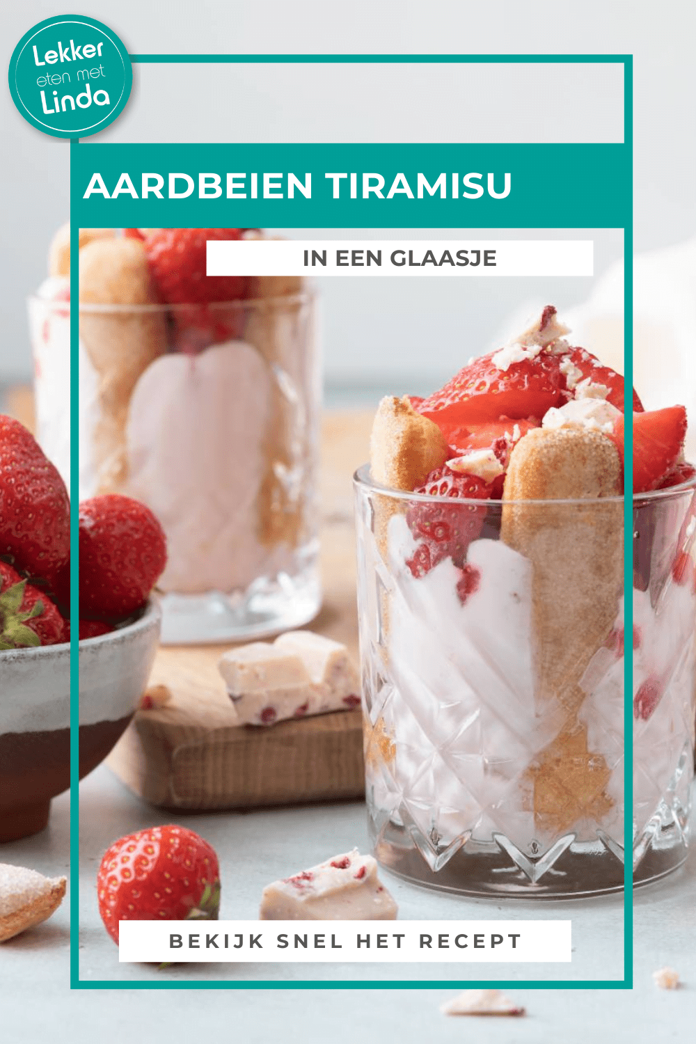 Tiramisu met aardbeien uit een glaasje