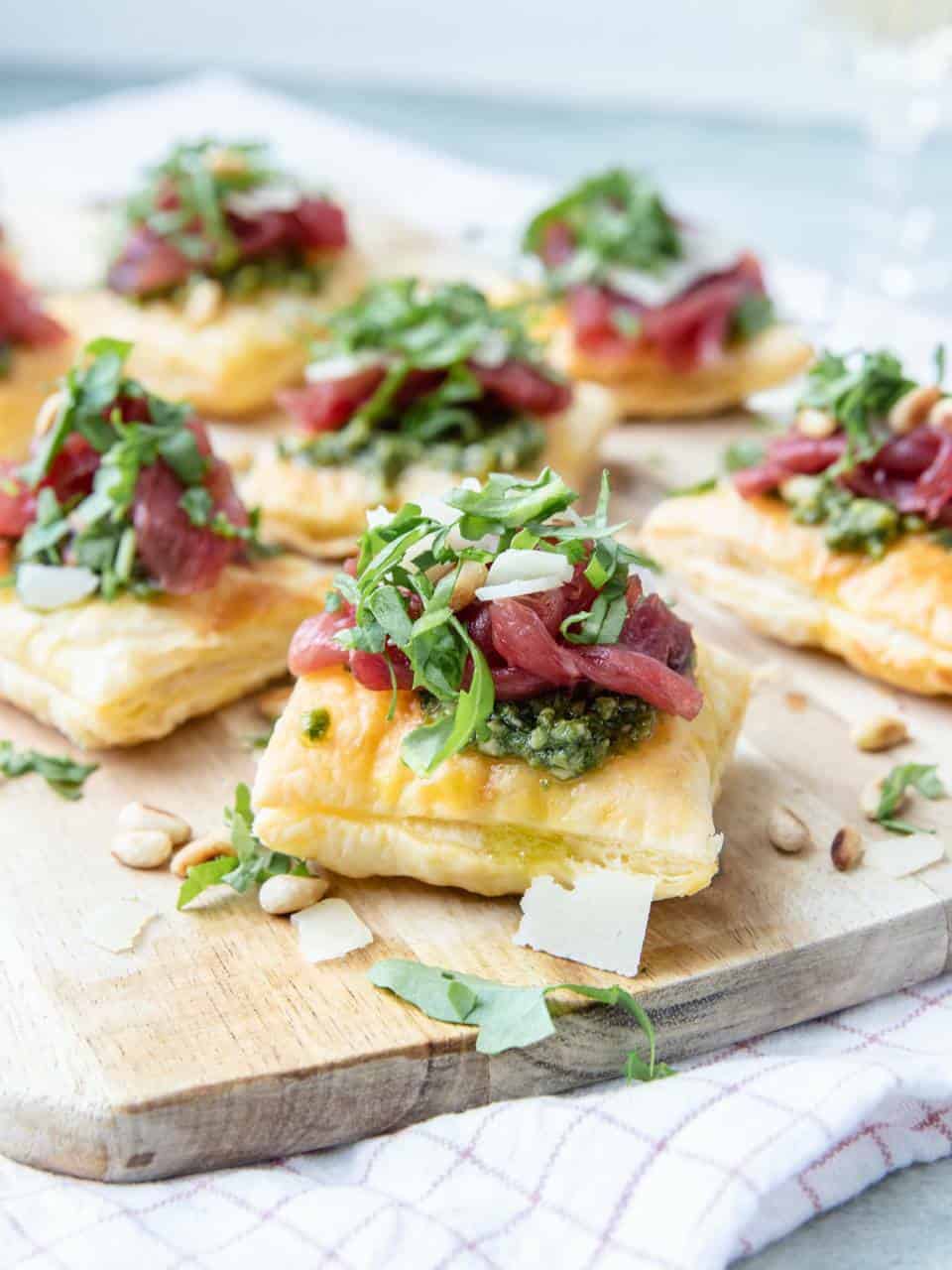 Carpaccio recept: carpaccio hapje met bladerdeeg