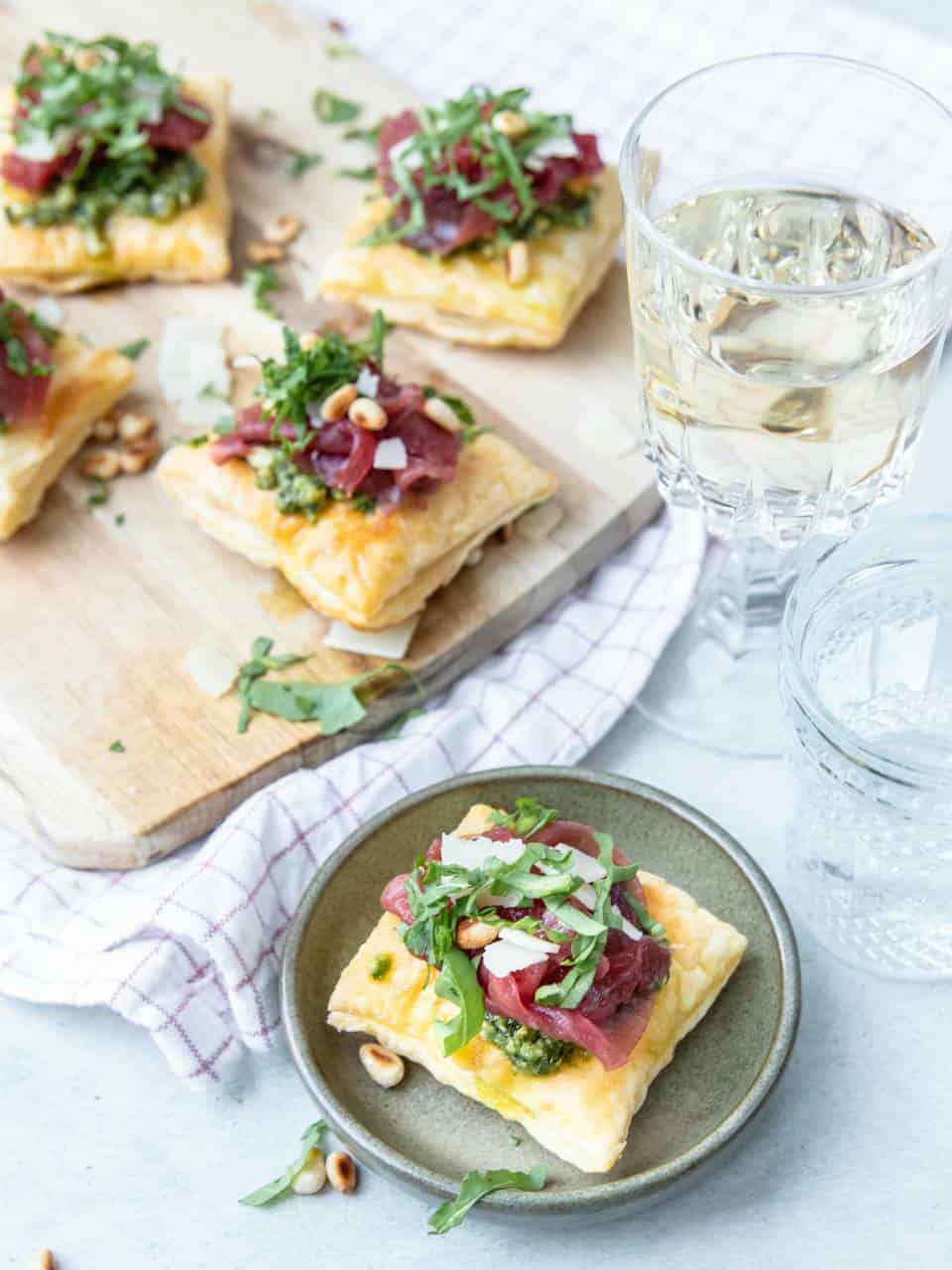 Carpaccio hapjes voor op de borrelplank