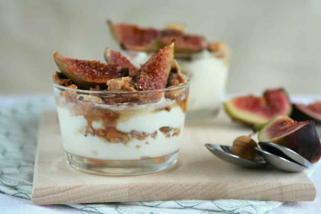 Kaneel voordelen, yoghurt met vijgen en kaneel
