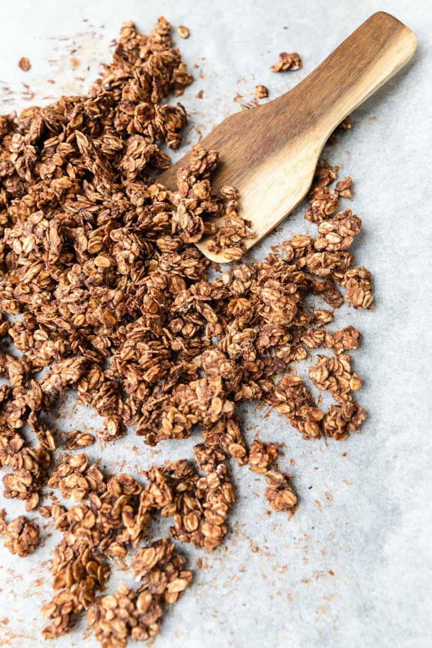 Makkelijke chocolade granola met pindakaas