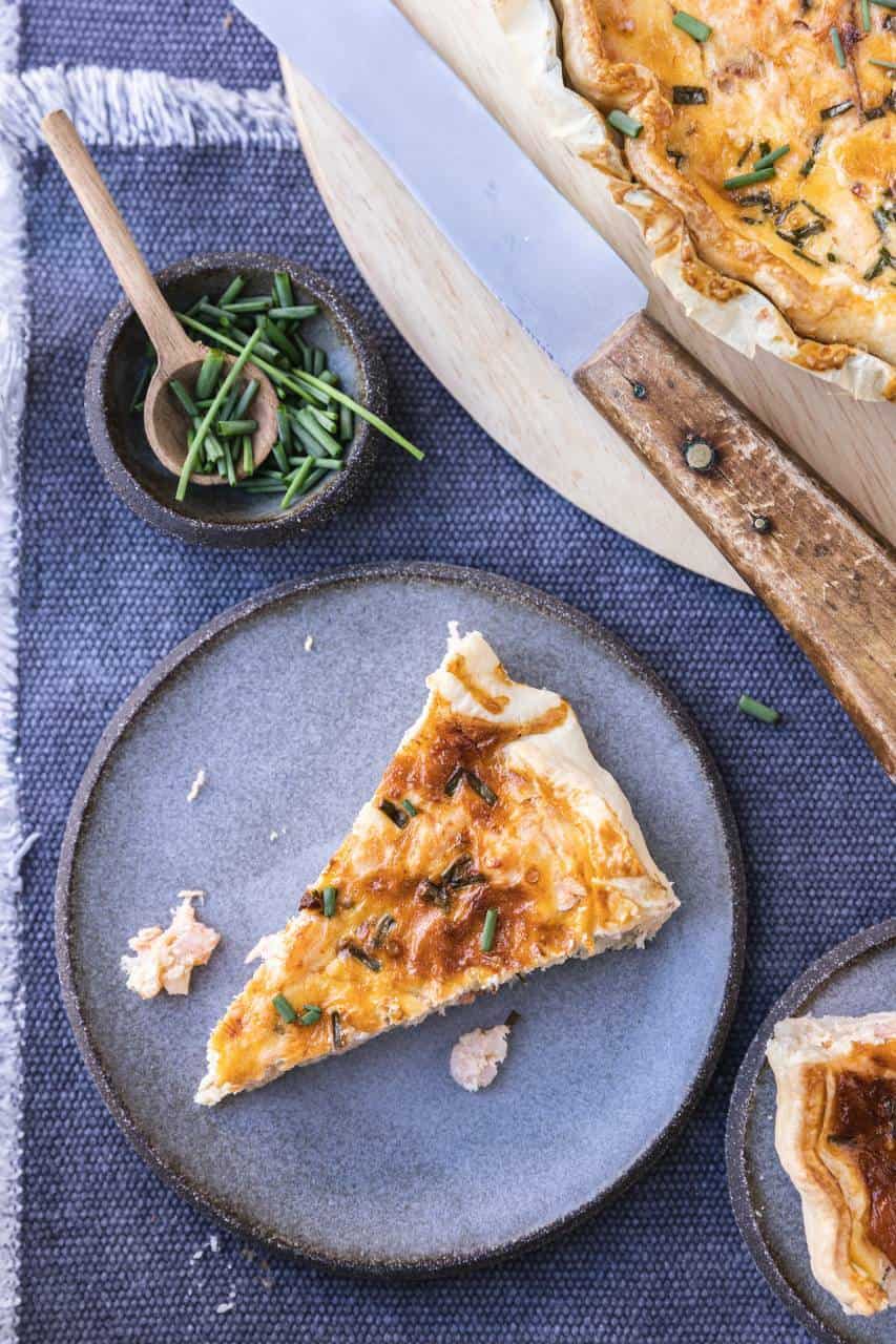 Hartige taart met zalm