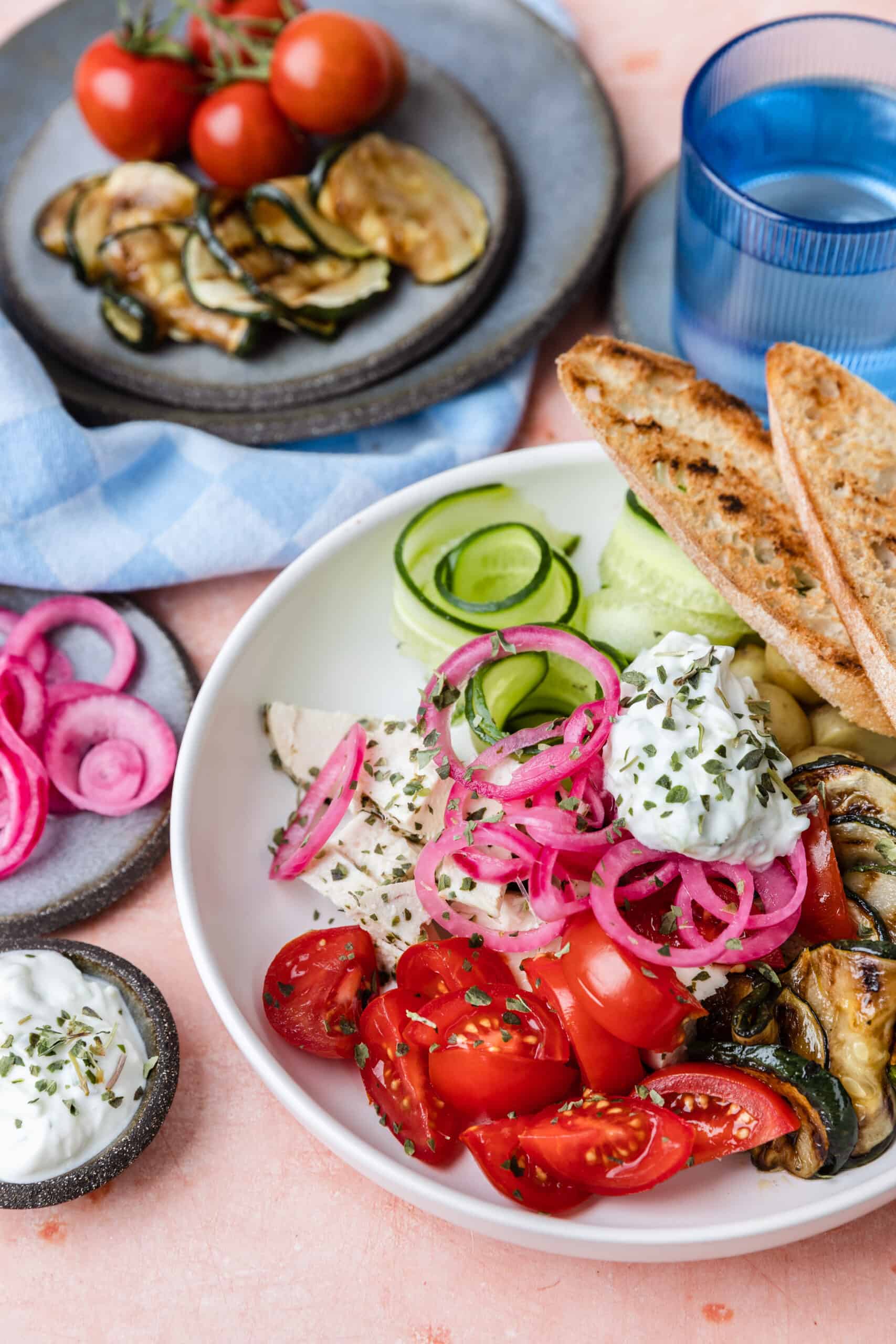 Griekse bowl met tzatziki