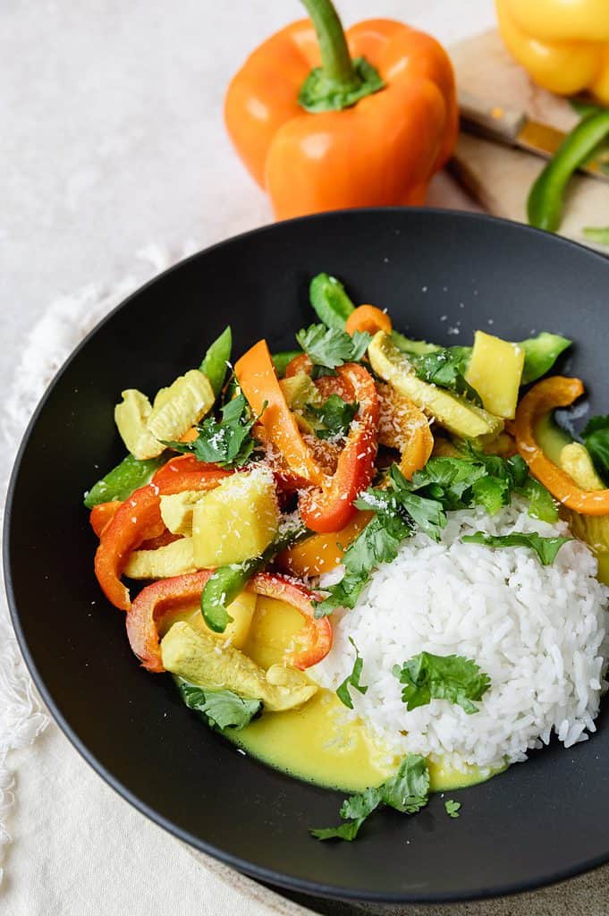 Kip, mango rijst en kokosmelk