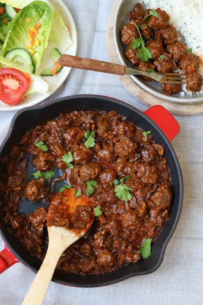 Hollandse gehaktballetjes in tomatensaus