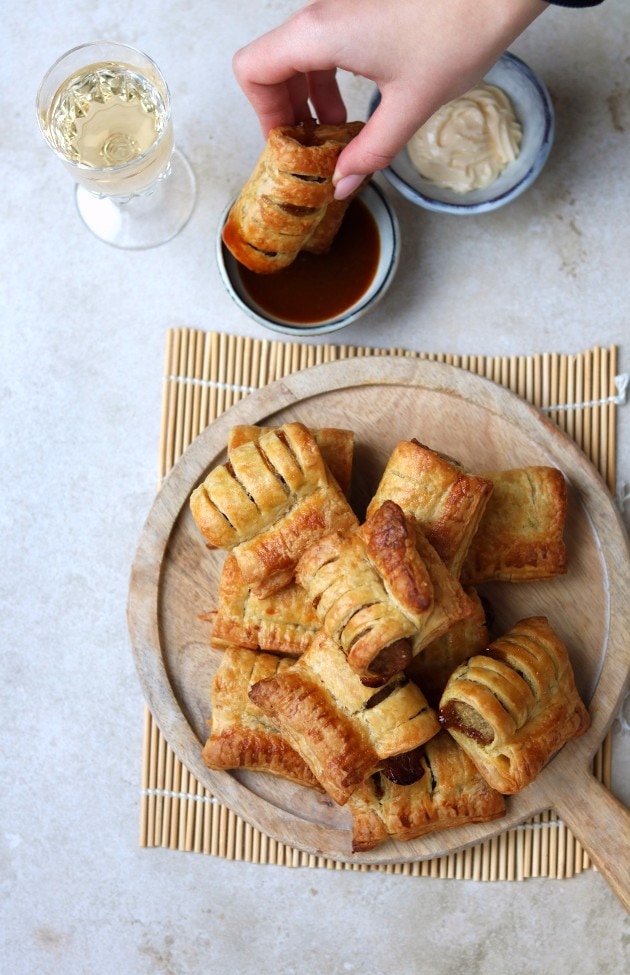 Mini frikandelbroodjes maken