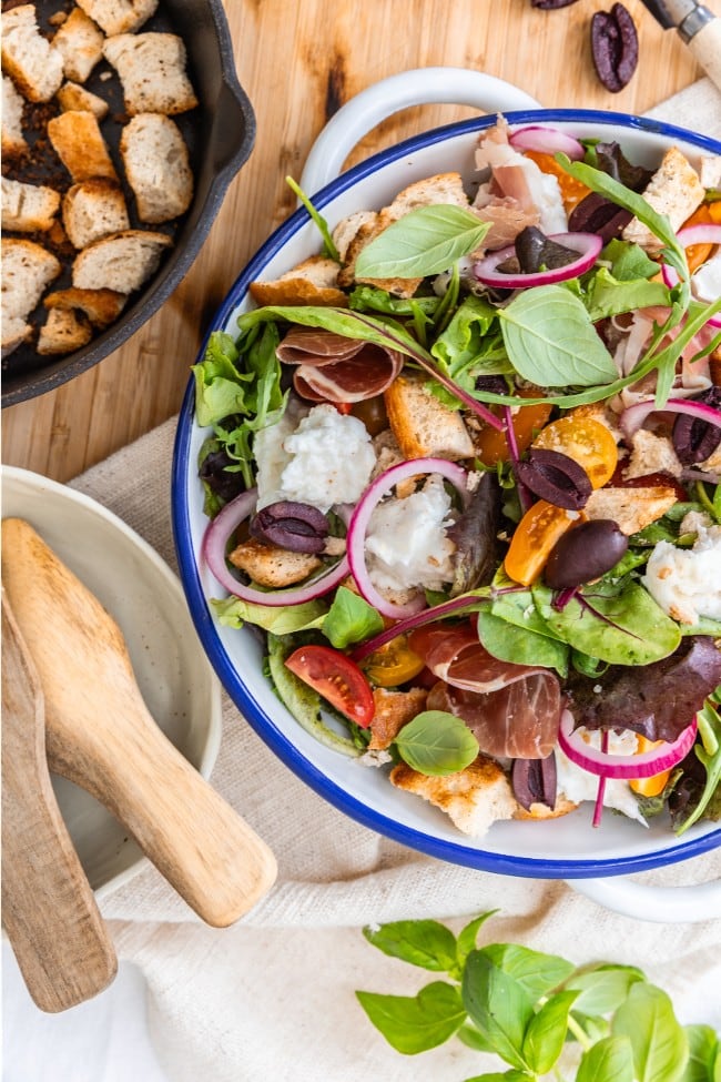 Salade met Italiaanse ingrediënten