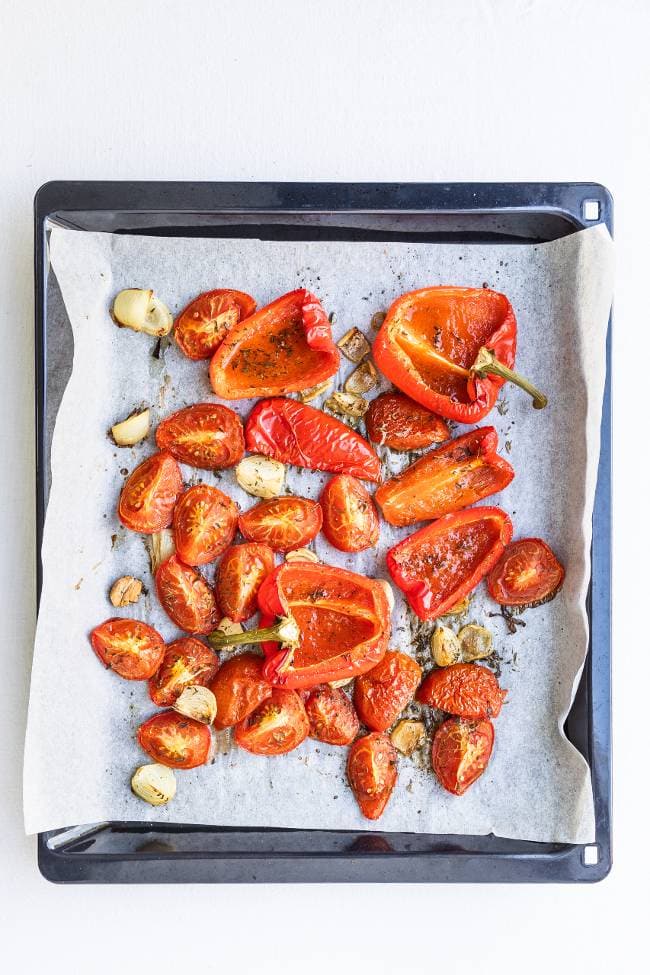 Paprika tomatensoep met verse ingrediënten