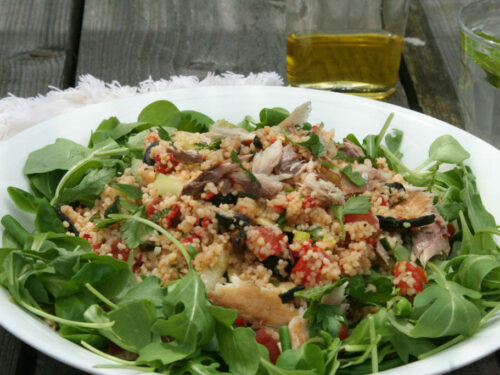 Couscous salade met groente en makreel