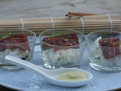 Amuse sushi in een glaasje