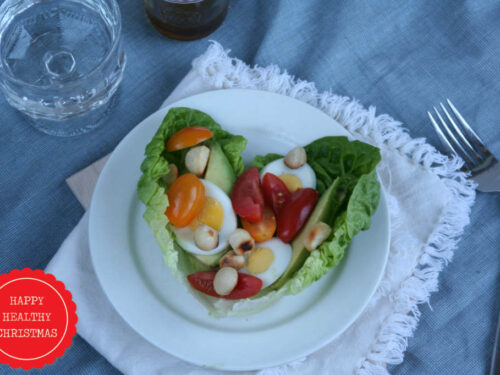 salade in romaine bladeren