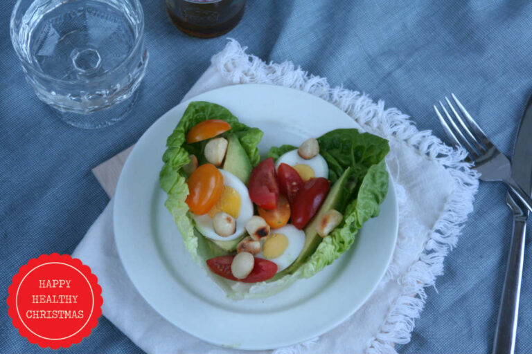 Salade in baby romaine bladeren