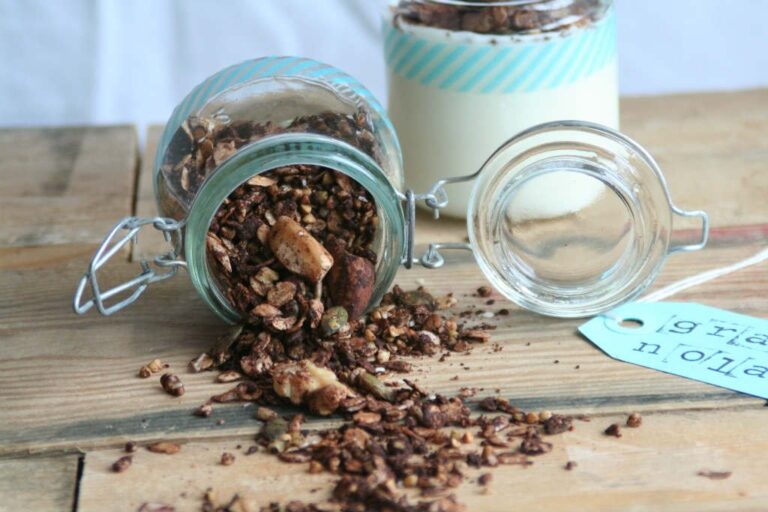 Chocolade boekweit granola