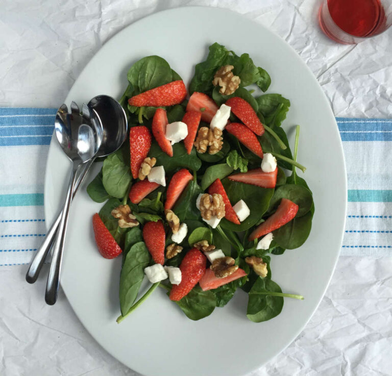 Aardbei spinazie salade