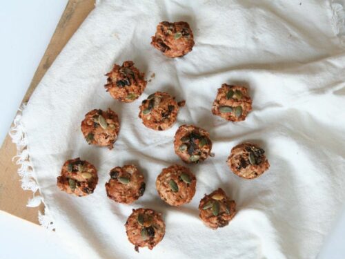 Mini noten banaan muffins. Een makkelijk en gezond tussendoortje.