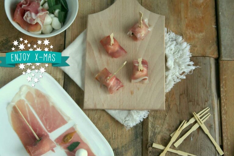 Hapje van rauwe ham en mozzarella