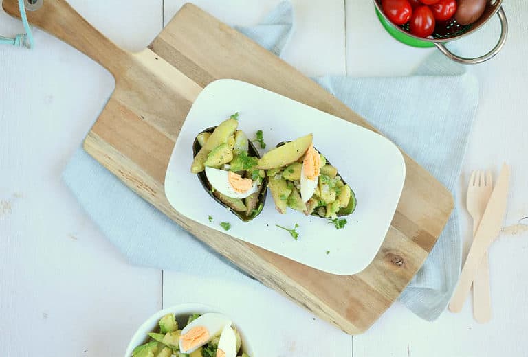 Gevulde avocado met aardappelsalade