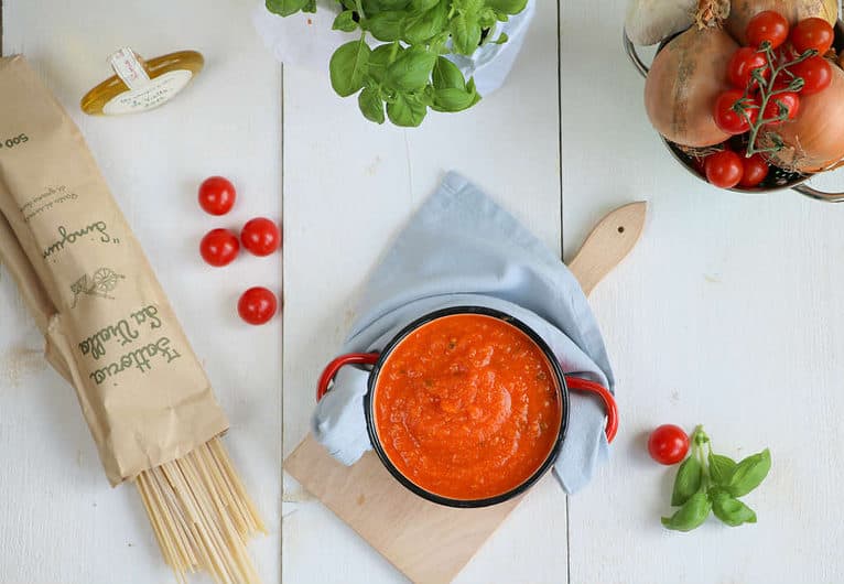 Zelf pastasaus maken van verse tomaten