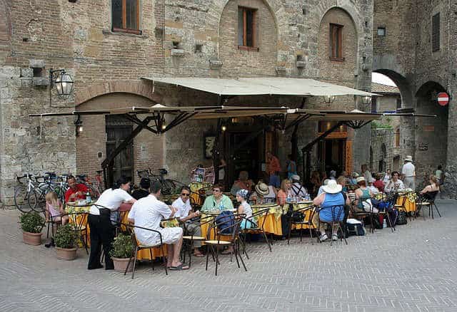 gezond eten op het terras