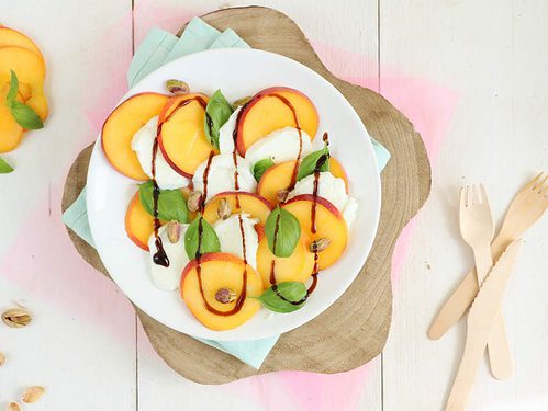 perzik caprese salade