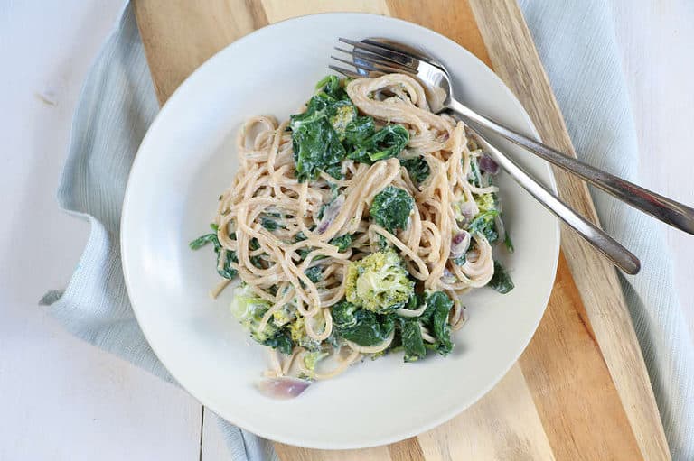 Eenpans spaghetti met spinazie en ricotta