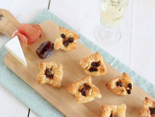 Bladerdeeghapjes met serranoham
