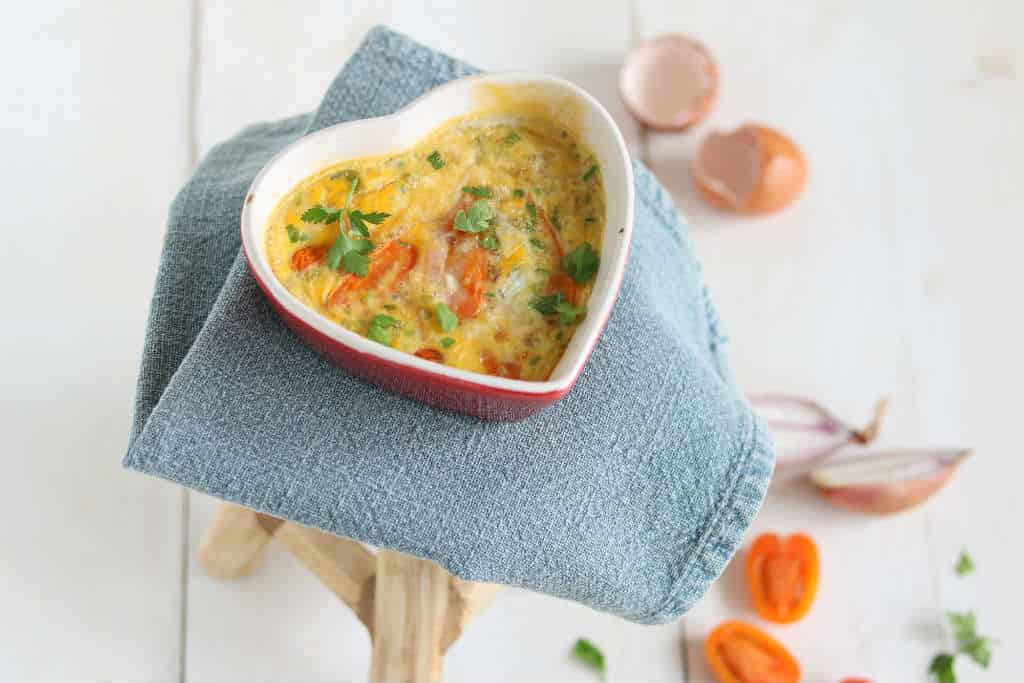 Omelet uit de oven met tomaat