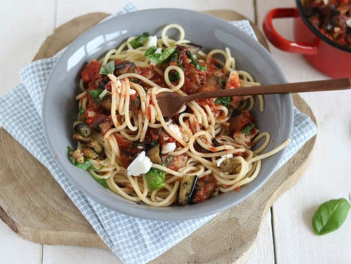 Spaghetti alle norma. Pasta alla norma met aubergine