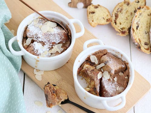 Krentenbrood pudding uit de oven