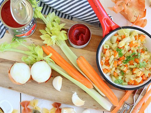 soffritto de basis voor pasta saus