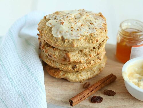 Zoete havermoutbroodjes met abrikozen crème