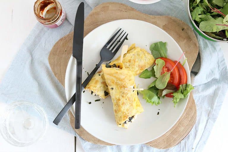 omelet met hüttenkäse en sambal
