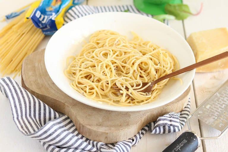spaghetti cacio e pepe 1a