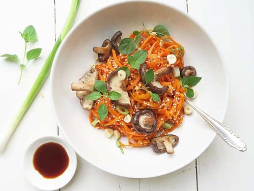 Wortel noedels met shiitake