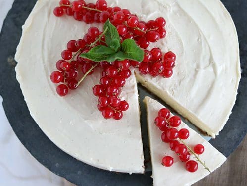 Witte chocolade cheesecake, een spetterend dessert voor elk diner. Geheel van te voren te bereiden. #cheesecake