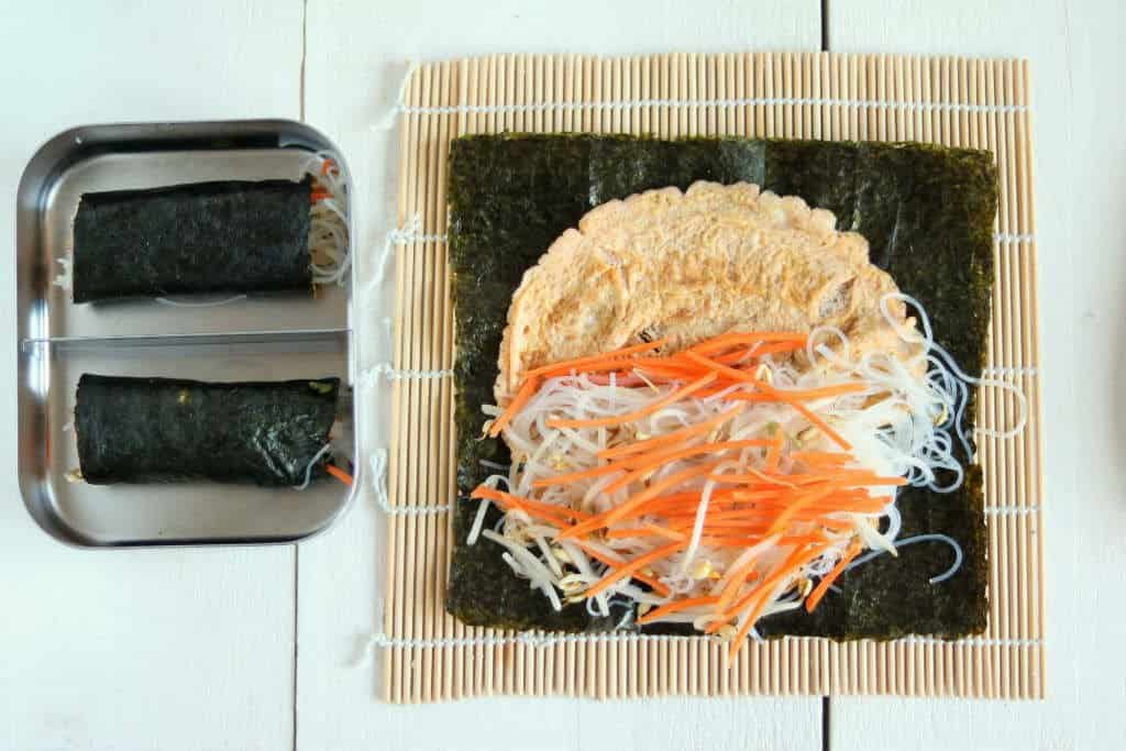 Omelet wrap met noedels