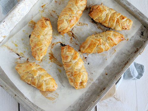 Bladerdeegbroodjes met geitenkaas