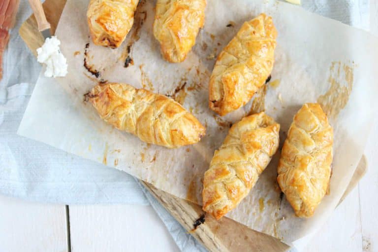 Bladerdeegbroodjes met geitenkaas