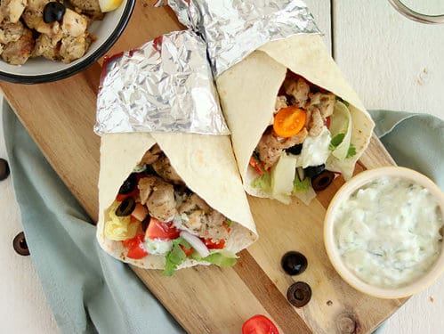 Kip gyros wrap met tzatziki