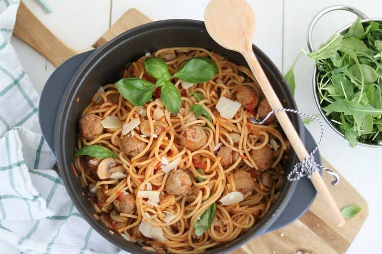 Eenpans spaghetti met balletjes