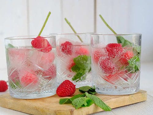Prosecco met framboos en munt